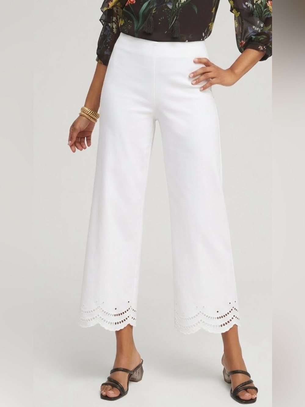 Chico's SoSlimming Juliet Eyelet Hem Cropped Pants; NWT, Sz. 8 (Chico’s: 1)